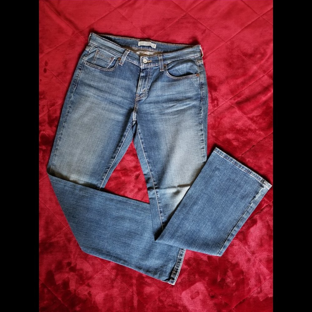 Levi's 515 Bootcut Mid Rise Denim Jeans. Size 6